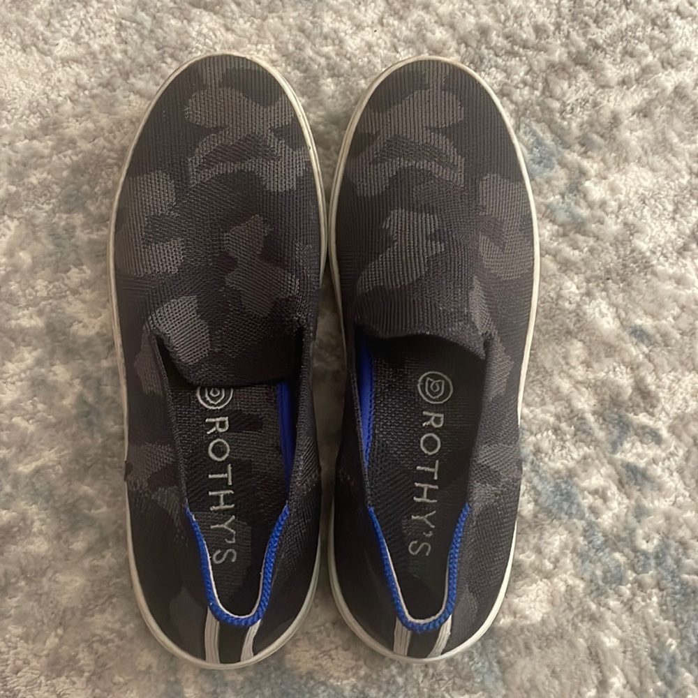 Rothy sneakers in camp 6.5 guc